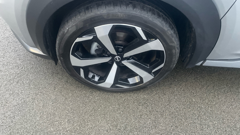 Nissan Juke 1.0 DiG-T 114 Tekna 5dr DCT Petrol Hatchback